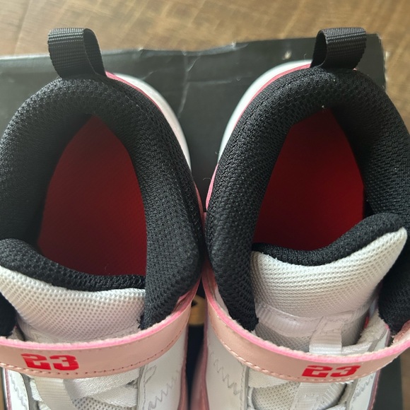 Kids Jordan Max Aura 3 - Picture 8 of 9